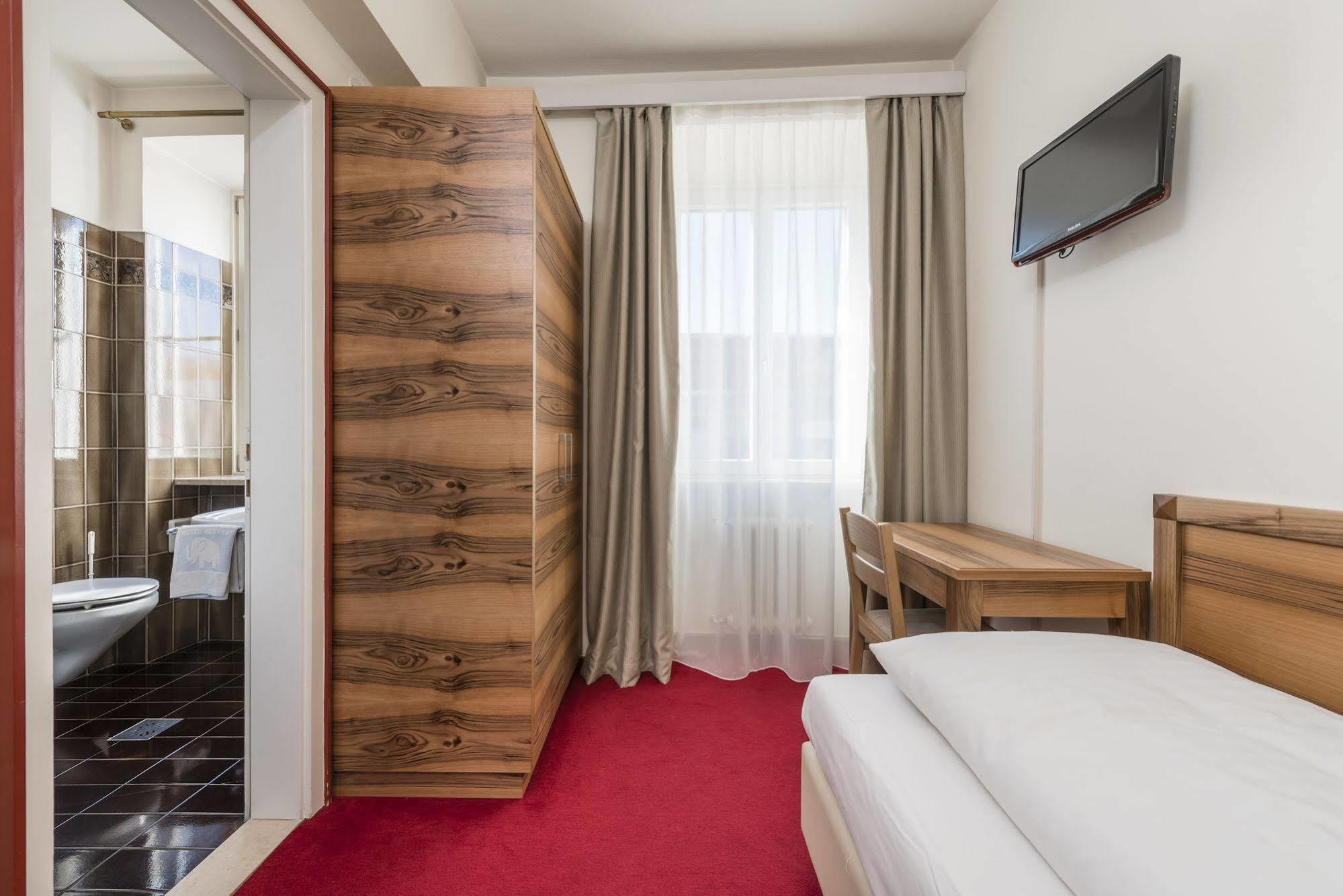 Hotel Elefant Ora / Auer Dış mekan fotoğraf