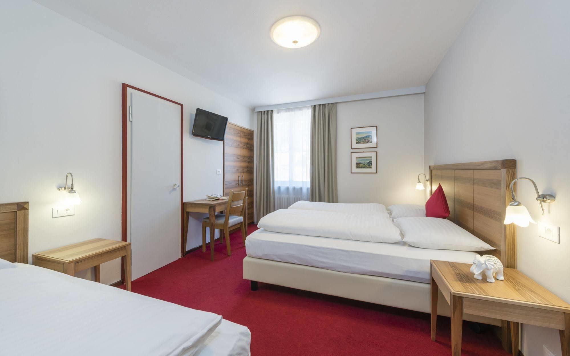 Hotel Elefant Ora / Auer Dış mekan fotoğraf