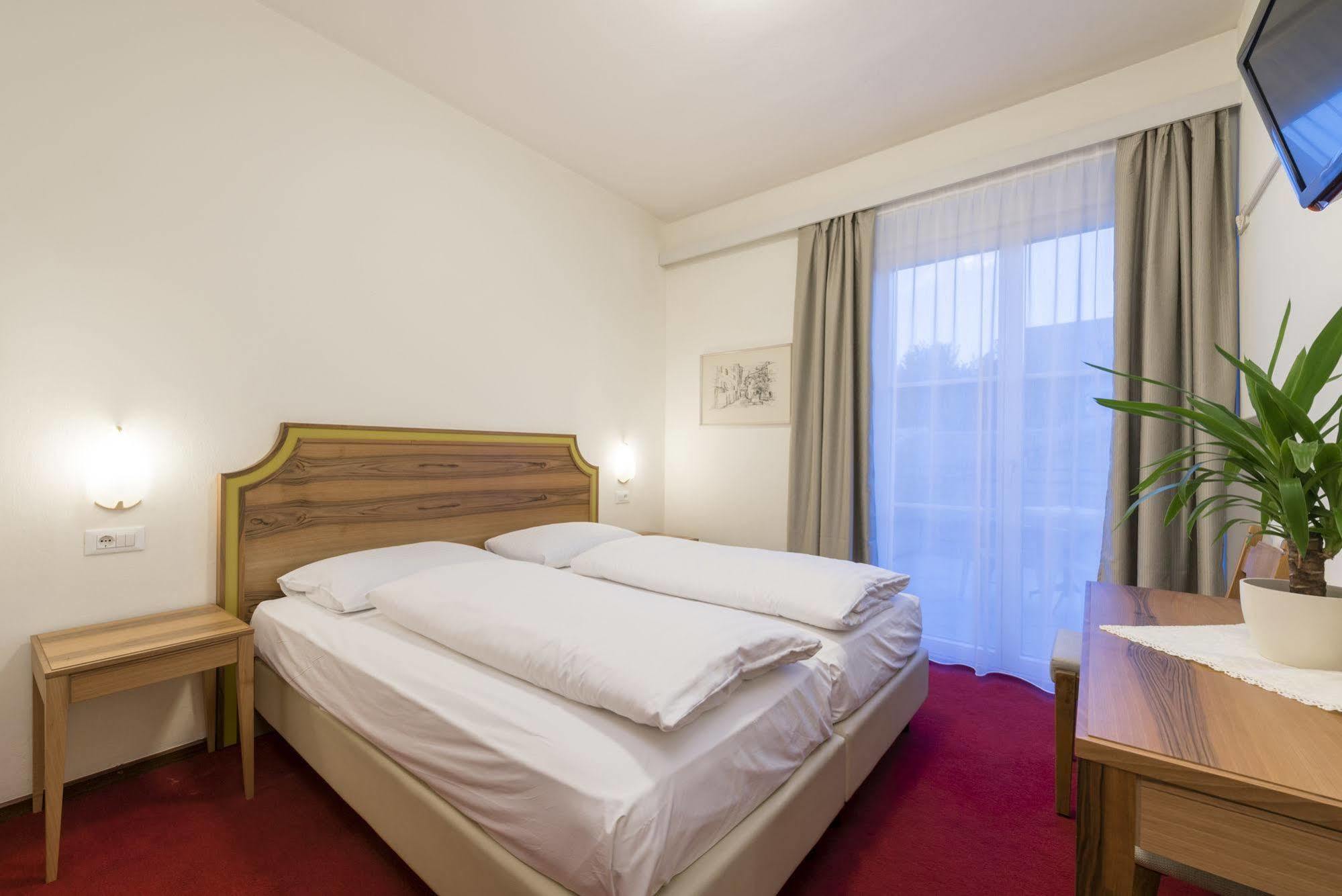 Hotel Elefant Ora / Auer Dış mekan fotoğraf